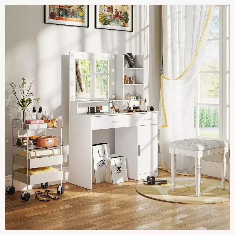 Coiffeuse avec étagères réglables