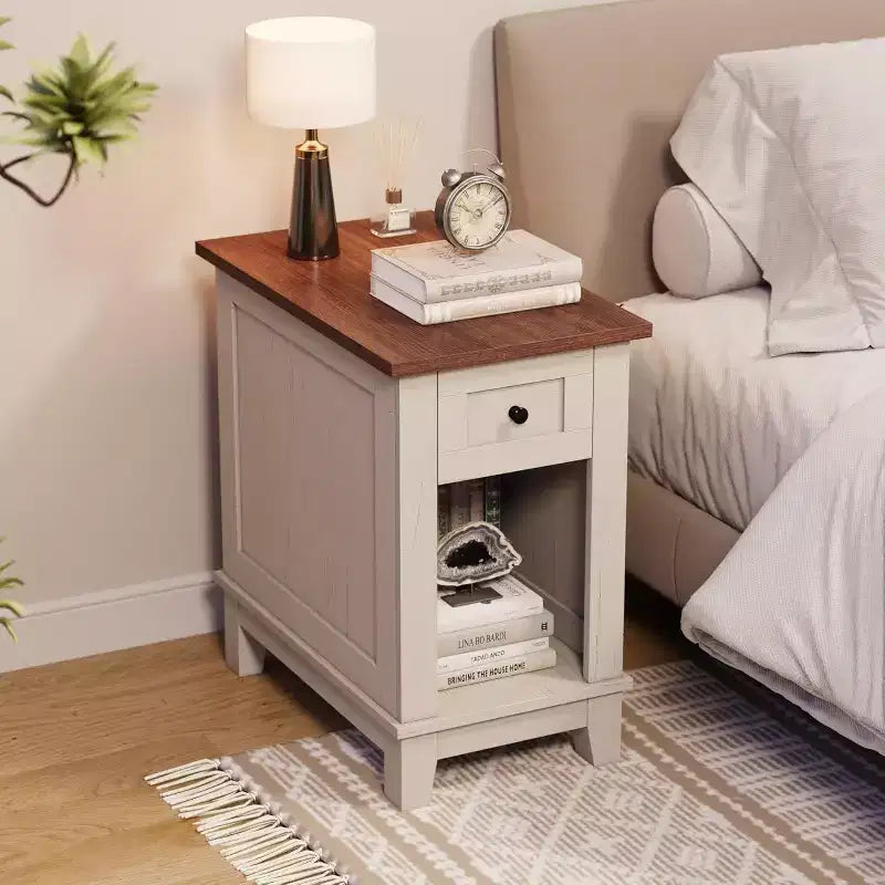 Table d'appoint de style rustique avec station de recharge et tiroirs de rangement