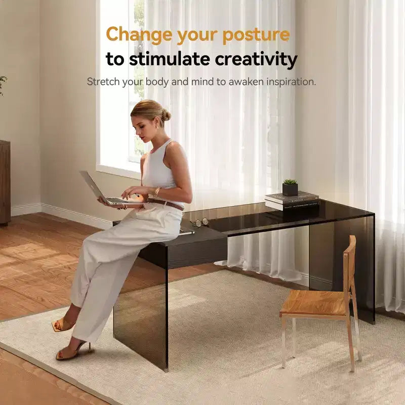 Bureau d'ordinateur moderne, bureau d'étude minimaliste noir