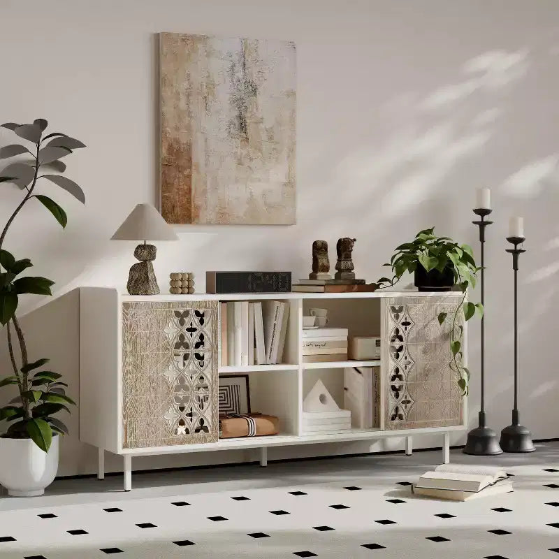 Buffet en bois massif de style médiéval