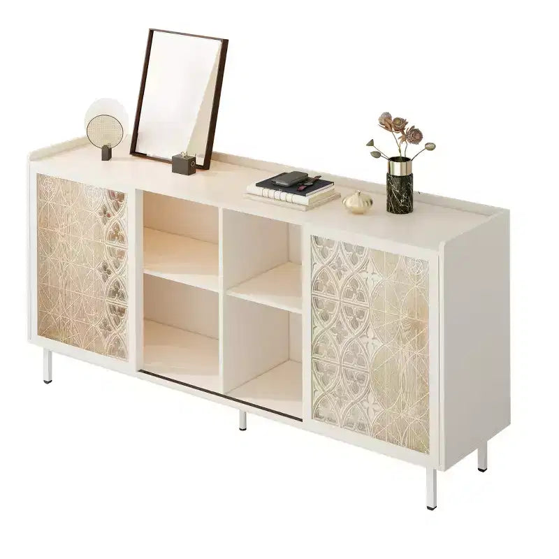 Buffet en bois massif de style médiéval