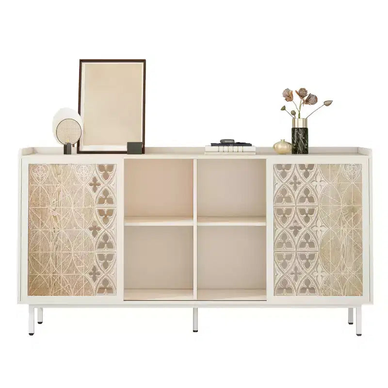 Buffet en bois massif de style médiéval