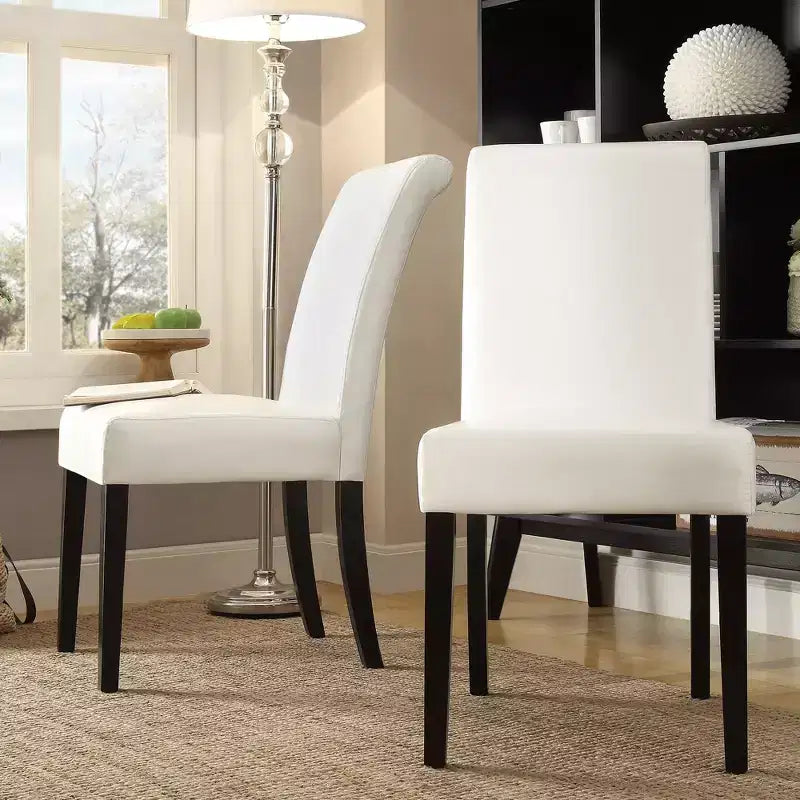 Chaise de salle à manger capitonnée en cuir artificiel