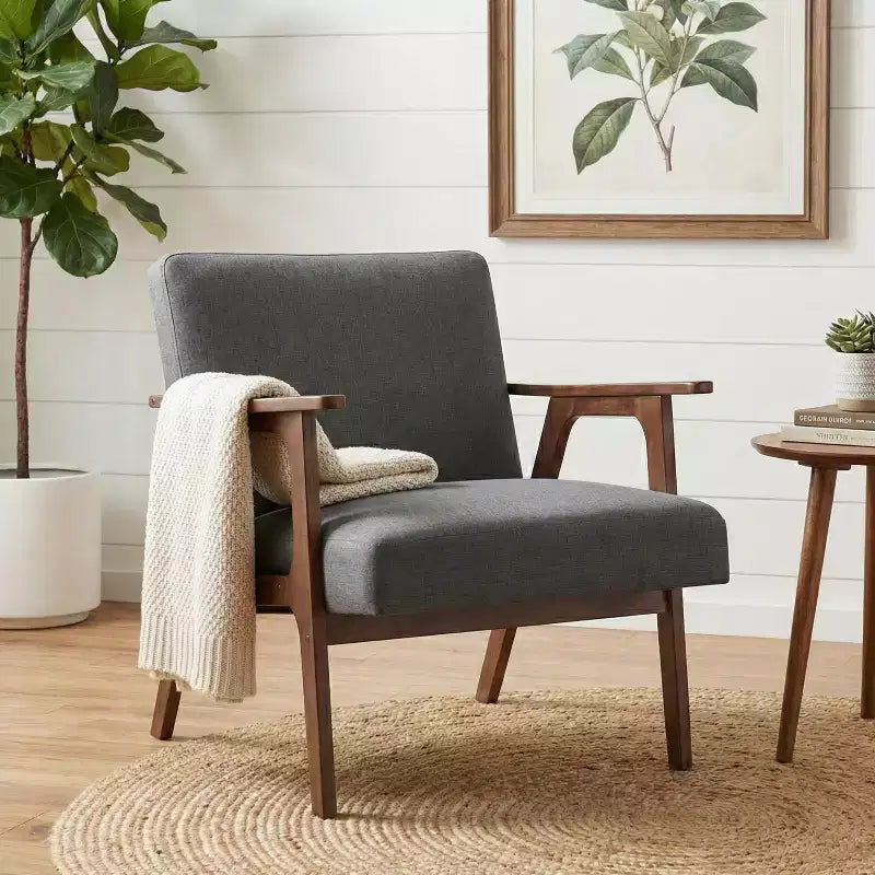 Fauteuil d'appoint rembourré en tissu avec cadre en hévéa de style milieu de siècle