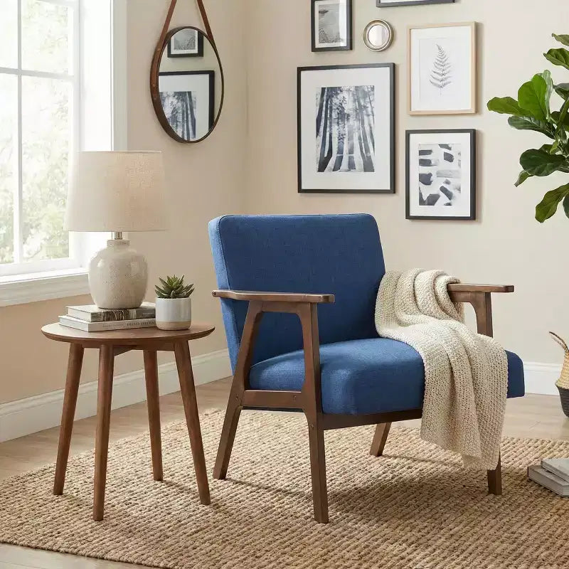 Fauteuil d'appoint rembourré en tissu avec cadre en hévéa de style milieu de siècle